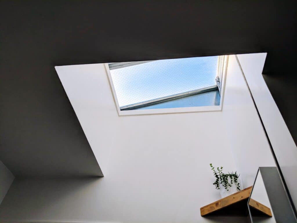 covered patio with skylights